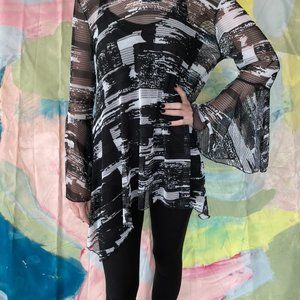 Adore Ladies Cover-Up Netted Sz M Black & White